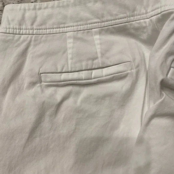 EUC Talbots “Pedal Pusher” capri pants in white, size 14 - Picture 4 of 4